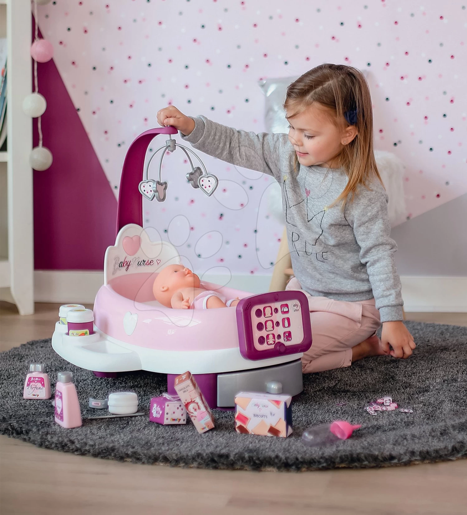 Set Tablett Mit Fließendem Wasser Elektronisch Violette Baby Nurse Smoby Und Eine Pflege-Ecke Mit Sound Und Licht Und Einer 30 Cm Großen Puppe 4 Set Tablett Mit Fließendem Wasser Elektronisch Violette Baby Nurse Smoby Und Eine Pflege-Ecke Mit Sound Und Licht Und Einer 30 Cm Großen Puppe – Bild 4