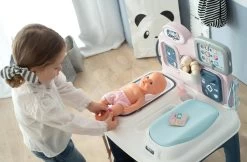 Set Elektronische Küche Mit Waschmaschine Und Bügelbrett Tefal Cleaning Kitchen 360° Smoby Und Ein Kinderwagen Dreifachkombination Und Medizinische Theke - Elektronisch SM311050-4 37 Set Elektronische Küche Mit Waschmaschine Und Bügelbrett Tefal Cleaning Kitchen 360° Smoby Und Ein Kinderwagen Dreifachkombination Und Medizinische Theke - Elektronisch SM311050-4 -Smoby 240300 zc smoby stolik