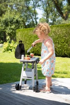 Grill Barbecue Smoby Mit Mechanischen Funktionen Und Sound Und 18 Zubehörteilen 73 Cm Hoch -Smoby 312001 l smoby grill