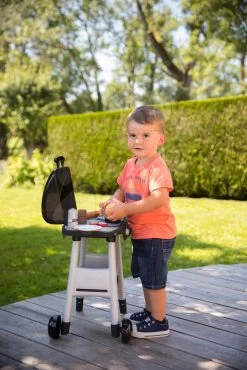 Grill Barbecue Smoby Mit Mechanischen Funktionen Und Sound Und 18 Zubehörteilen 73 Cm Hoch -Smoby 312001 r smoby grill