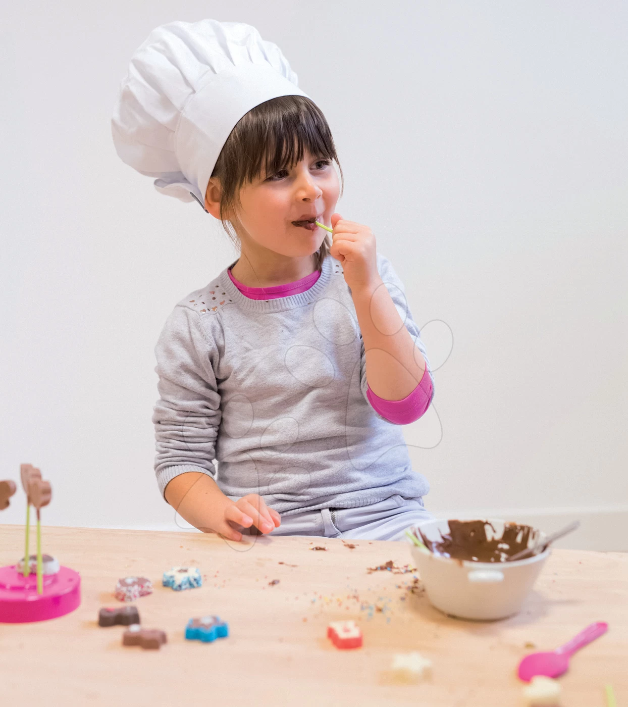 Spiel-Kochbuch Chef Smoby Schokoladenfabrik Mit Rezepten Und Einer Form Zur Herstellung Von Pralinen Ab 5 Jahren 9 Spiel-Kochbuch Chef Smoby Schokoladenfabrik Mit Rezepten Und Einer Form Zur Herstellung Von Pralinen Ab 5 Jahren – Bild 9