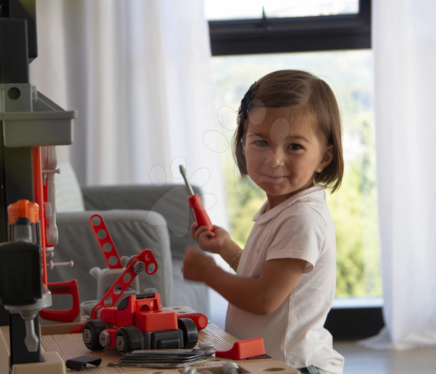 Kinderwerkstatt Mit Einer Black+Decker Bohrmaschine Smoby Und Ein LKW Mit Einem Arbeitskoffer Und Werkzeug 17 Kinderwerkstatt Mit Einer Black+Decker Bohrmaschine Smoby Und Ein LKW Mit Einem Arbeitskoffer Und Werkzeug – Bild 17