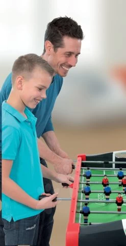 Set Küche Wachsend Mit Fließendem Wasser Und Mikrowelle Tefal Evolutive Smoby Und Ein BBF Champions Kickertisch Aus Holz -Smoby 620400 e smoby futbal