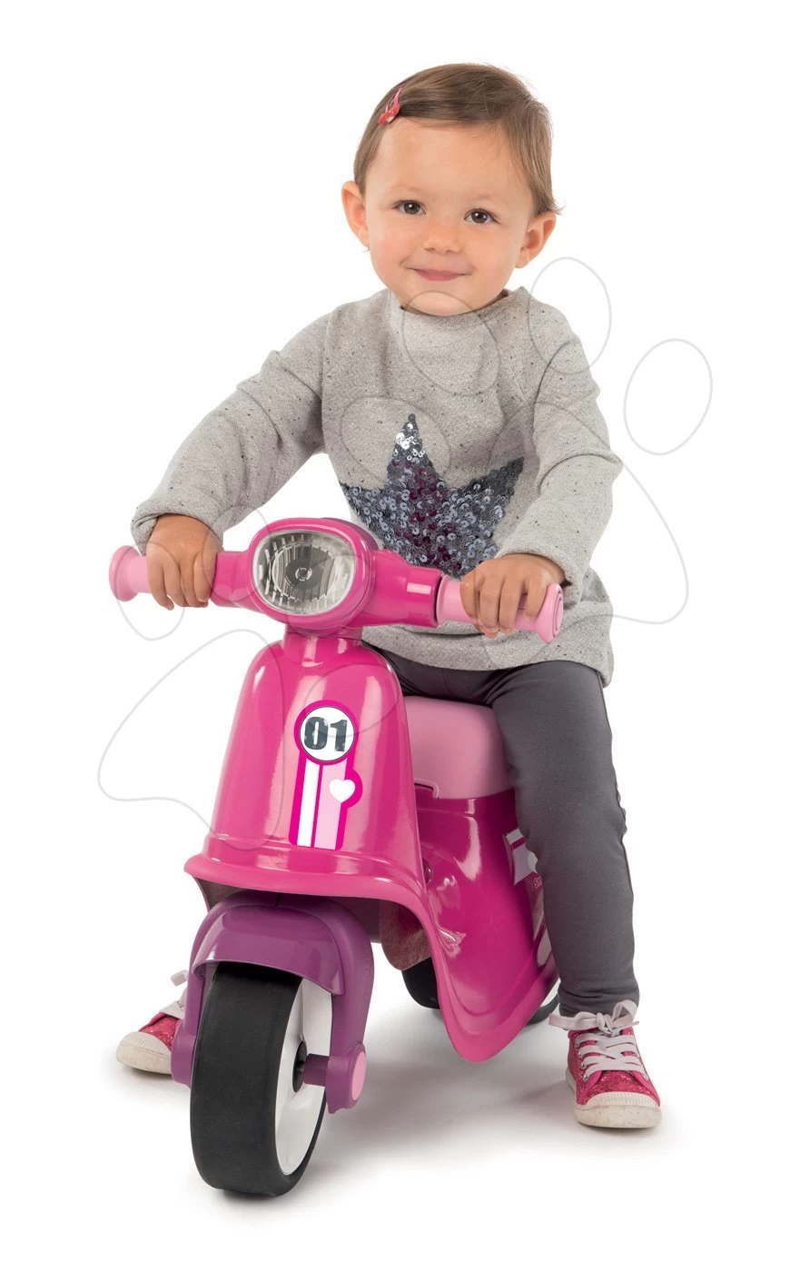 Rutscher-Set Scooter Pink Smoby Mit Gummirädern Und Ein Pretty Nature Haus Mit Sommerküche Und Rollladen Ab 18 Monaten 2 Rutscher-Set Scooter Pink Smoby Mit Gummirädern Und Ein Pretty Nature Haus Mit Sommerküche Und Rollladen Ab 18 Monaten – Bild 2