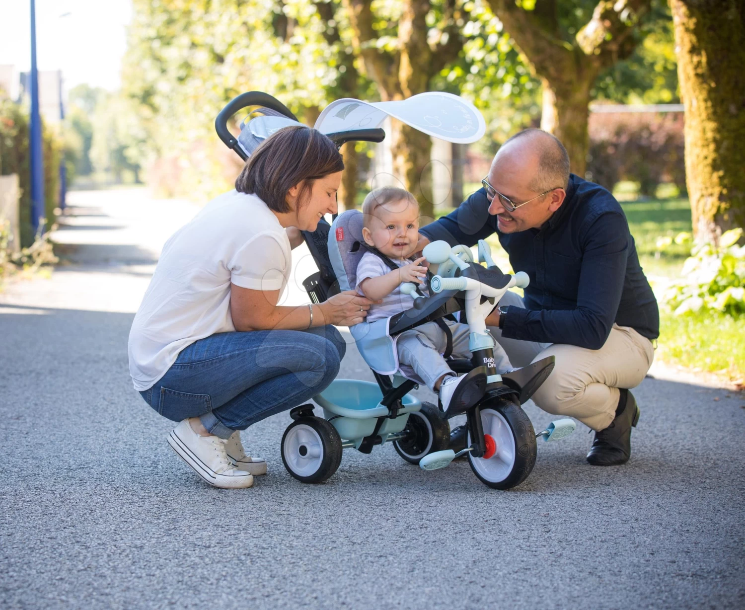 Dreirad Und Kinderwagen In Einem Mit Bremse Baby Driver Plus Blue Smoby Mit EVA-Rädern Und Intuitiver Steuerung Blau Ab 10 Monaten 12 Dreirad Und Kinderwagen In Einem Mit Bremse Baby Driver Plus Blue Smoby Mit EVA-Rädern Und Intuitiver Steuerung Blau Ab 10 Monaten – Bild 12