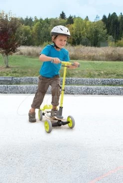 Vierrädriger Holzroller Wooden Scooter Smoby Mit Intuitiver Bedienung Und Höhenverstellbar Ab 5 Jahren -Smoby 750700 e smoby kolobezka