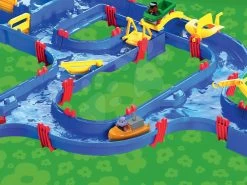 Set Rutsche Funny Toboggan Smoby 200 Cm Und Eine Wasserstraße Mit Containerkran Und 3 Segelbooten Mit 2 Figuren Ab 24 Monaten 27 Set Rutsche Funny Toboggan Smoby 200 Cm Und Eine Wasserstraße Mit Containerkran Und 3 Segelbooten Mit 2 Figuren Ab 24 Monaten -Smoby 8700001532 b aquaplay vodna draha