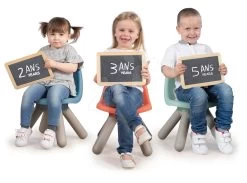 Set Elektronische Küche Mit Waschmaschine Und Bügelbrett Tefal Cleaning Kitchen 360° Smoby Und Ein Tisch KidTable Mit 2 Stühlen KidChair KidChair SM311050-32 -Smoby 880107 880108 880109 a smoby stolicka